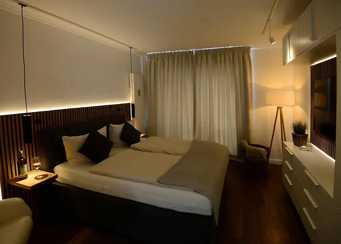 Am Rosenhain 14 Am Rosenhain 14 3 *